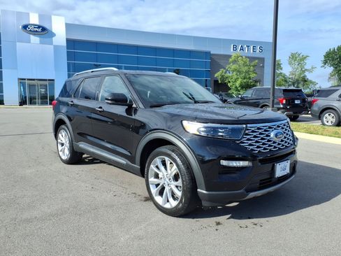 Certified 2023 Ford Explorer Platinum w/ Technology Package AWD/4WD image 1
