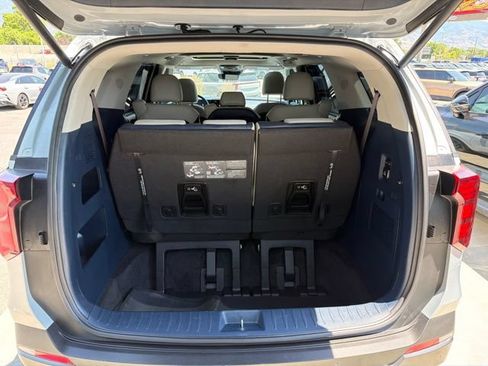 Used 2025 Kia Carnival SX w/ SX Dark Edition Package FWD image 31