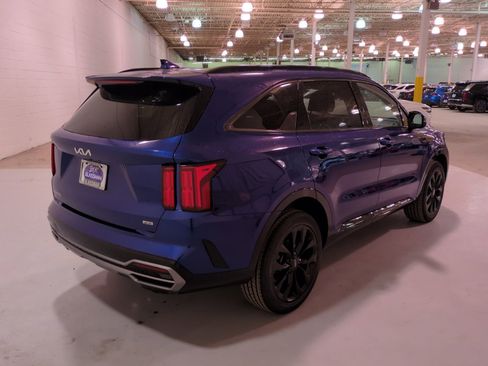 Certified 2023 Kia Sorento SX AWD/4WD image 3