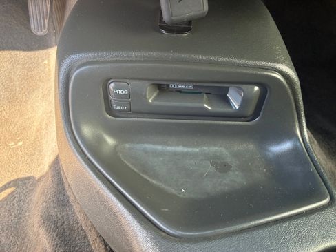 Used 1998 GMC Jimmy SLS w/ Marketing Opt Pkg 2 image 33