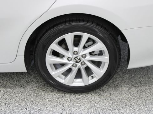 Used 2024 Toyota Camry LE FWD image 10