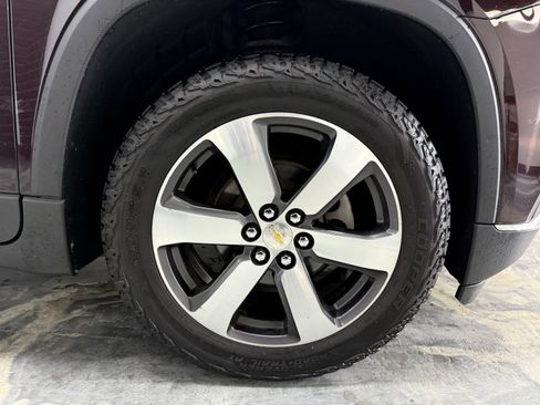 Used 2020 Chevrolet Traverse LT image 34