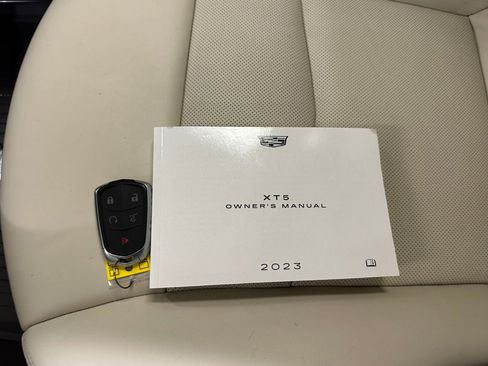 Certified 2023 Cadillac XT5 Premium Luxury w/ Technology Package image 4