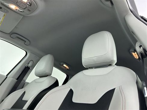 Used 2021 Jeep Compass Limited image 19