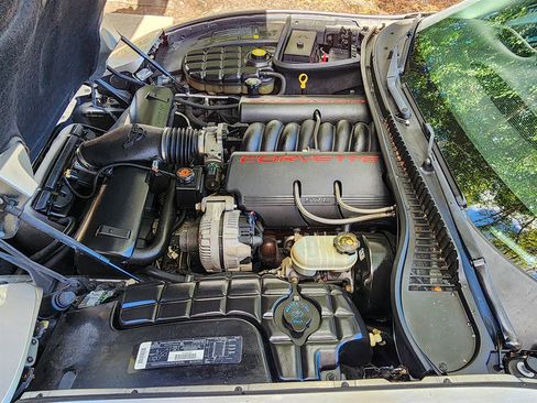 Used 1998 Chevrolet Corvette Coupe w/ Memory Pkg RWD image 28