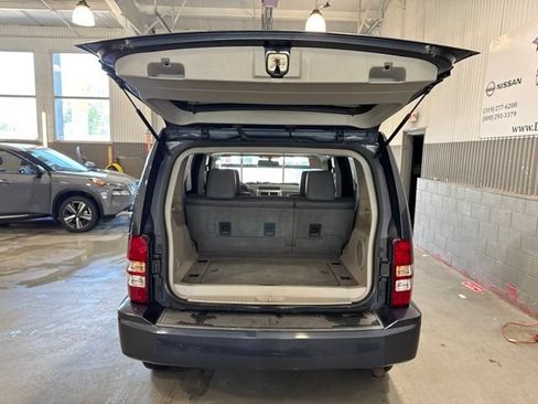 Used 2008 Jeep Liberty Limited w/ Premium Group AWD/4WD image 13