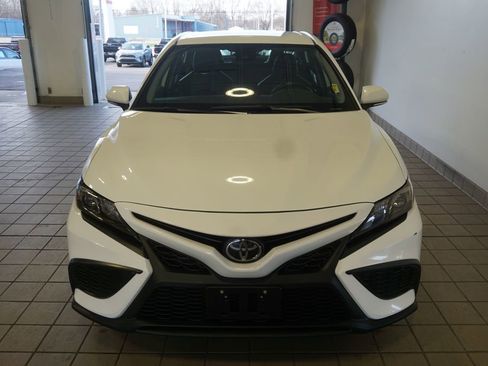 Used 2024 Toyota Camry SE AWD/4WD image 12