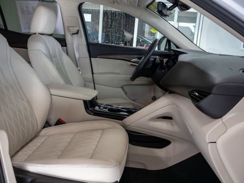 Used 2022 Buick Envision Avenir w/ Technology Package II FWD image 12