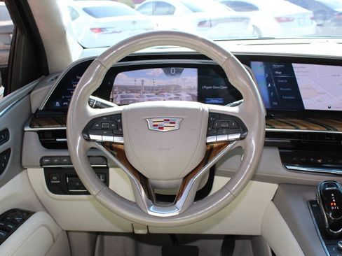 Used 2022 Cadillac Escalade ESV Premium Luxury Platinum image 26