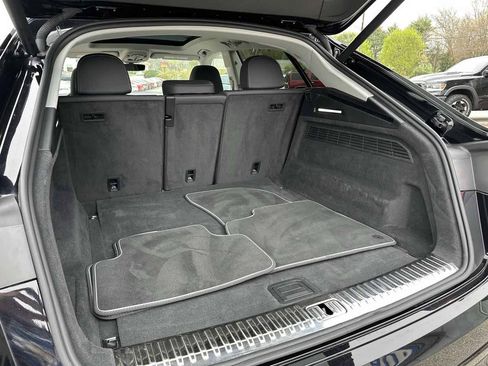 Used 2021 Audi Q8 Premium Plus w/ Premium Plus Package AWD/4WD image 20