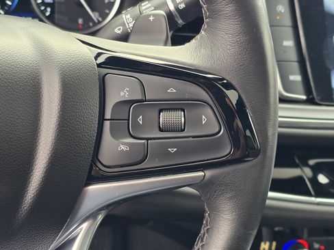 Used 2023 Buick Enclave Avenir w/ Avenir Technology Package image 28