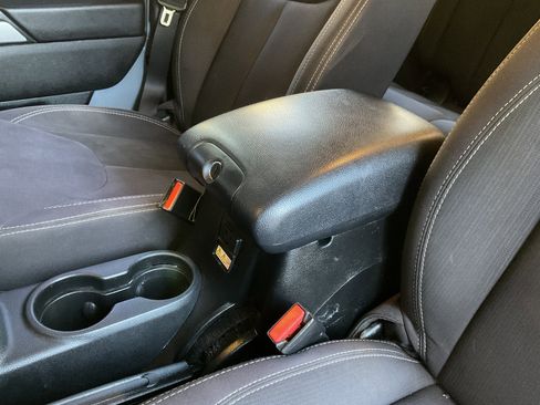 Used 2014 Jeep Wrangler Unlimited Rubicon w/ Connectivity Group AWD/4WD image 17