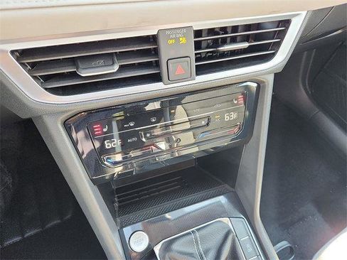 New 2025 Volkswagen Taos SE image 14