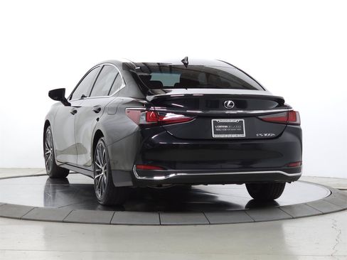 Certified 2024 Lexus ES 300h w/ Premium Package FWD image 5