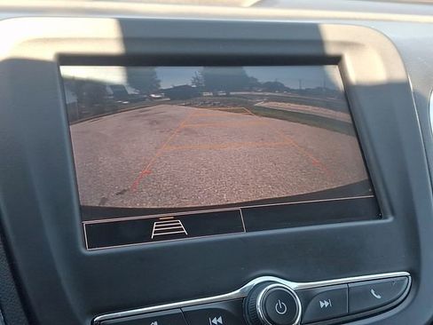 Used 2022 Chevrolet Equinox LS FWD image 17