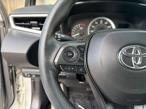 Used 2022 Toyota Corolla LE FWD image 23