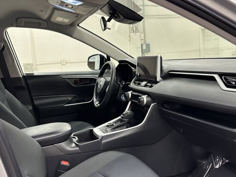 Used 2023 Toyota RAV4 LE image 22