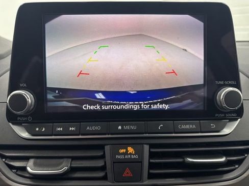 Used 2025 Nissan Altima 2.5 SV image 16