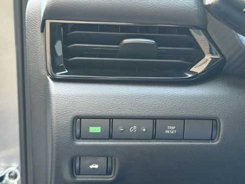 Used 2024 Nissan Sentra SV FWD image 25