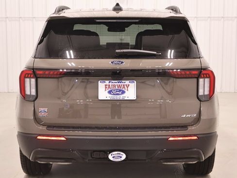 New 2026 Ford Explorer ST-Line w/ ST-Line Street Pack AWD/4WD image 8