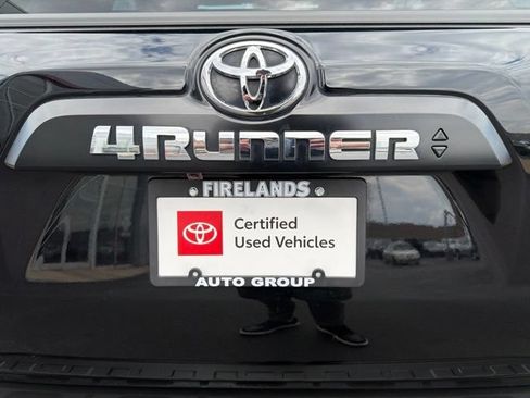 Certified 2023 Toyota 4Runner TRD Off-Road AWD/4WD image 10
