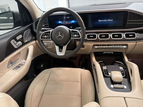 Used 2020 Mercedes-Benz GLS 450 4MATIC image 27