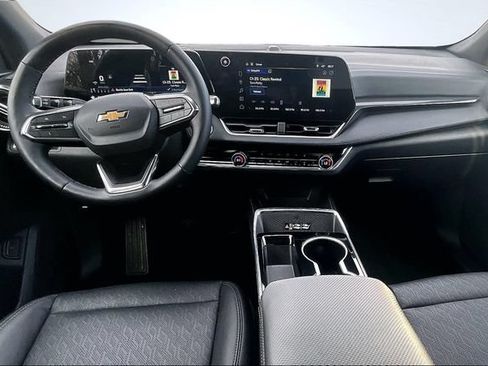 Used 2025 Chevrolet Equinox LT w/ Convenience Package II AWD/4WD image 7