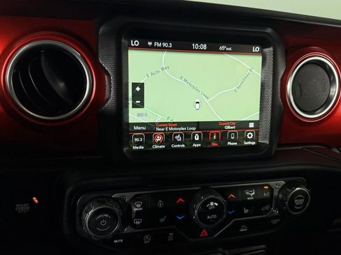 Certified 2023 Jeep Gladiator Rubicon w/ Cold Weather Group image 17