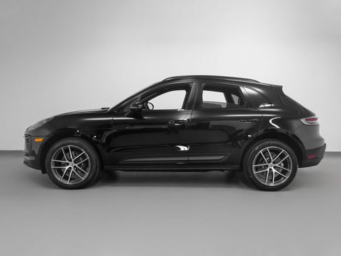 Used 2025 Porsche Macan image 2