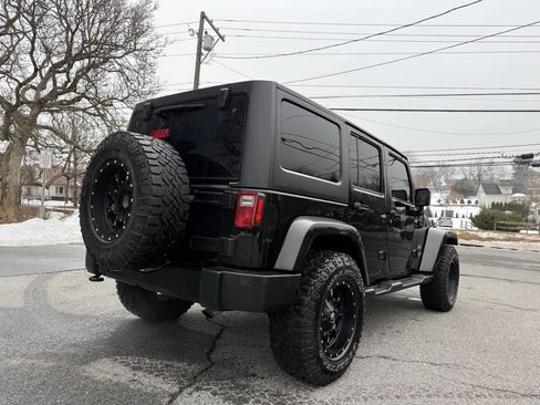 Used 2017 Jeep Wrangler Unlimited Sahara w/ Connectivity Group image 8