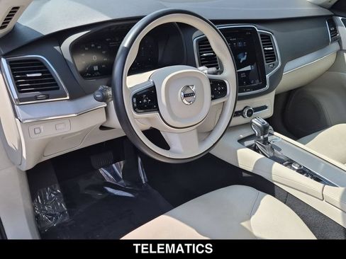 Used 2021 Volvo XC90 T5 Momentum w/ Climate Package AWD/4WD image 2