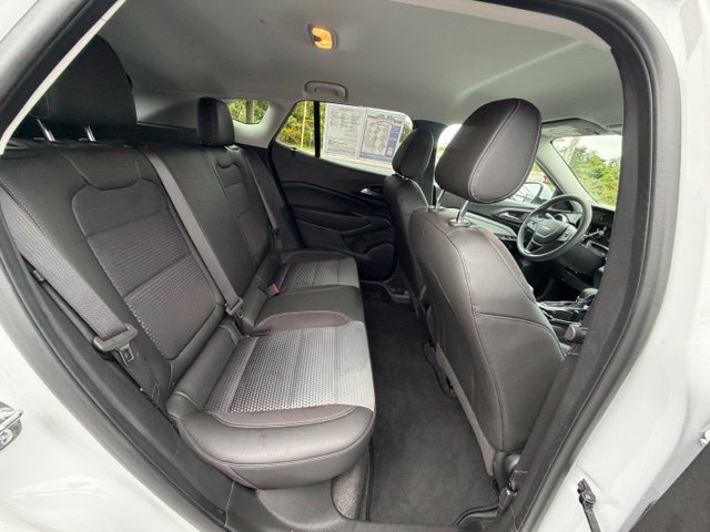 Certified 2025 Chevrolet Trax LT FWD image 35