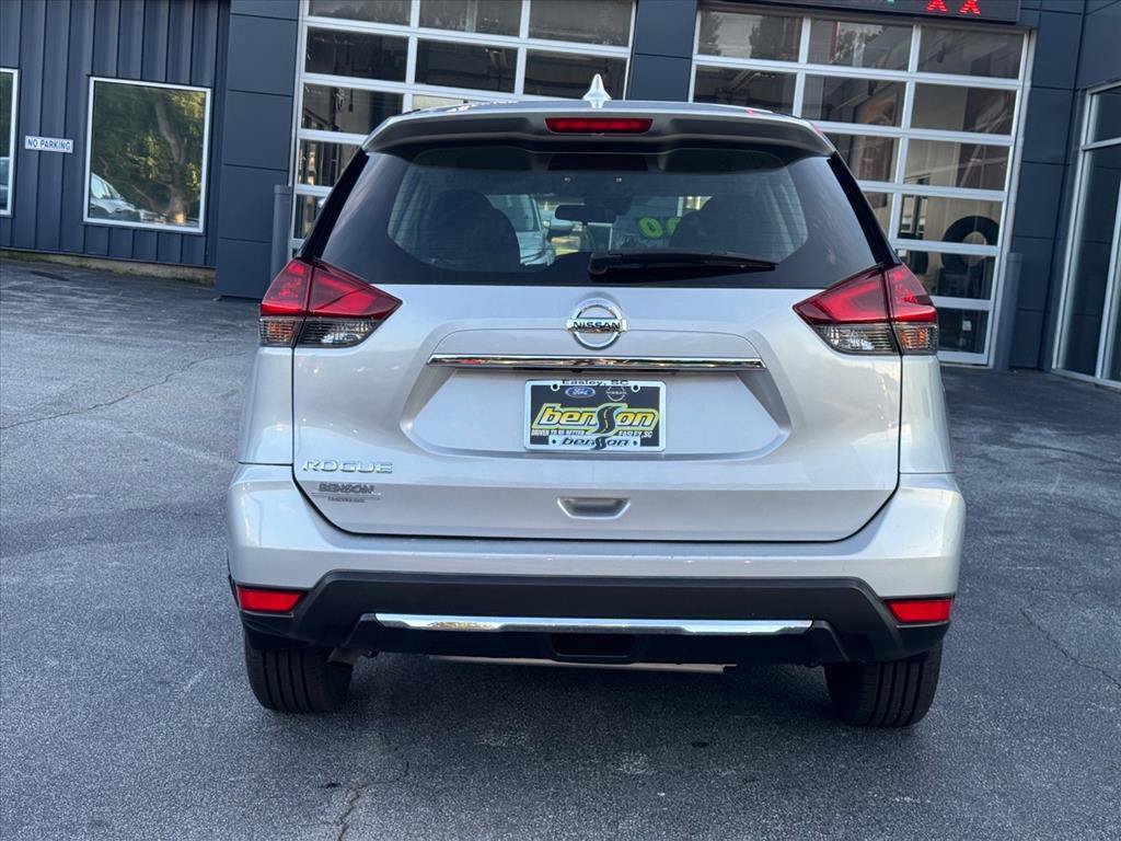 Used 2020 Nissan Rogue S FWD image 4