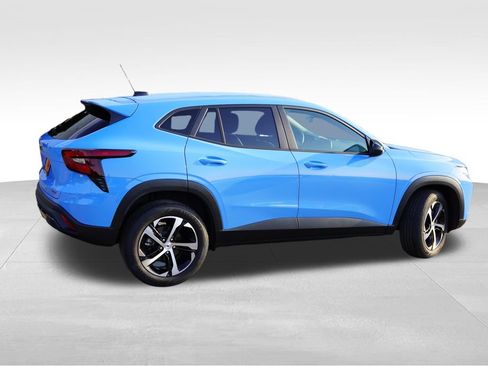 Certified 2024 Chevrolet Trax RS w/ Driver Confidence Package FWD image 4