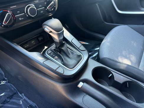 Used 2025 Kia Soul LX w/ LX Technology Package image 37