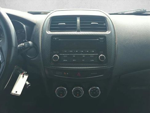 Used 2017 Mitsubishi Outlander Sport ES image 11