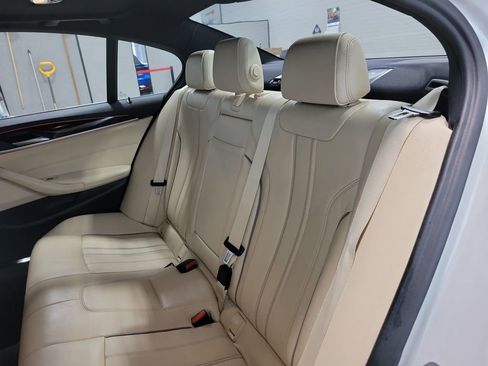 Used 2018 BMW 530i xDrive image 28