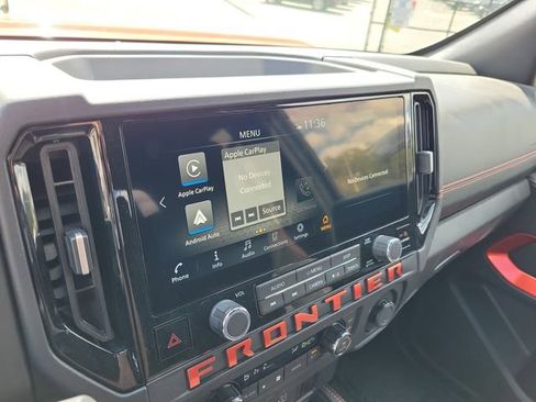 Used 2025 Nissan Frontier PRO-4X image 17