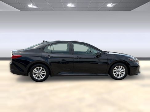 Used 2025 Toyota Camry LE FWD image 8