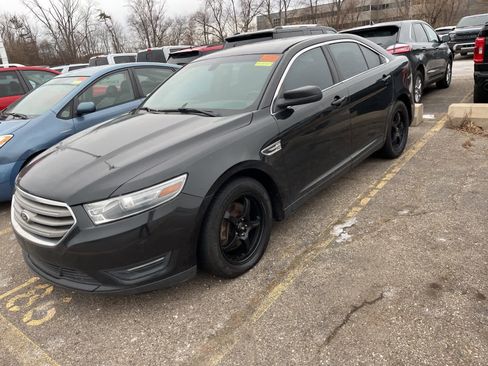 Used 2014 Ford Taurus SEL image 8