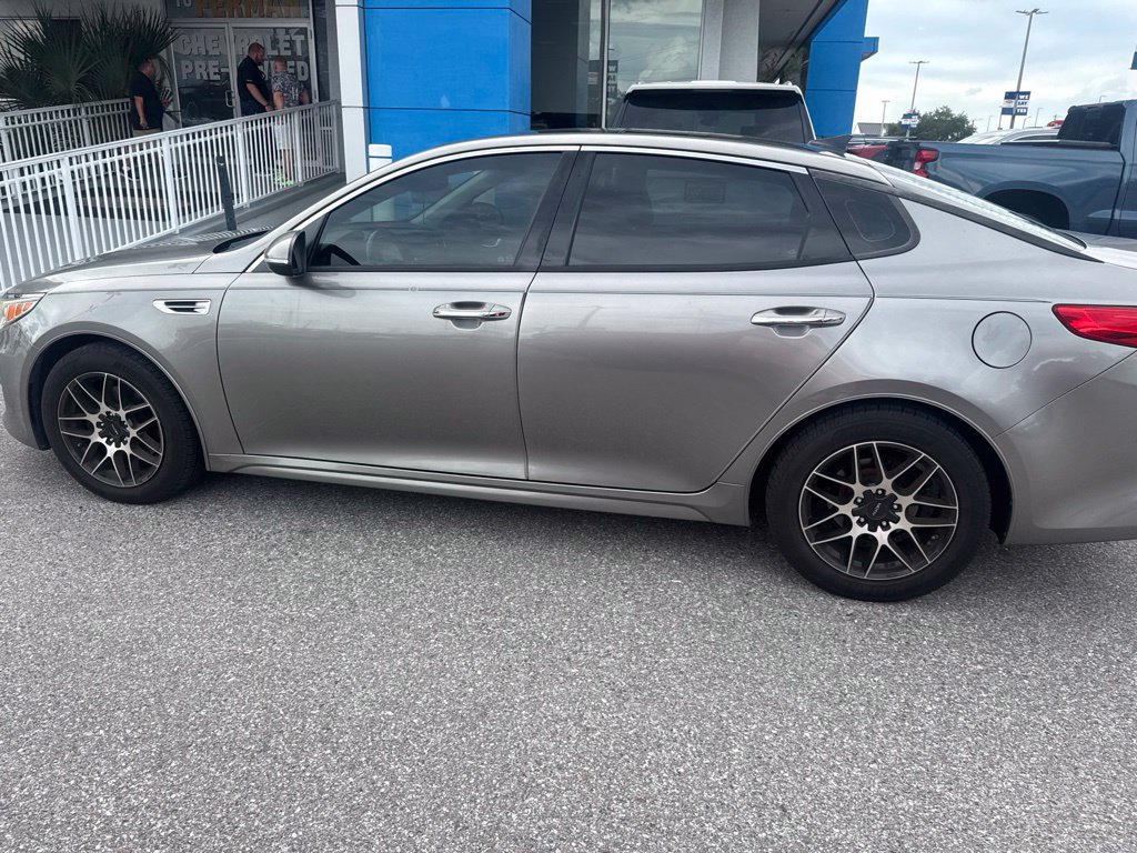 Used 2018 Kia Optima EX w/ Premium Package FWD image 8