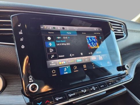 Used 2024 Jeep Wagoneer L Series II w/ Flexible Seating Group image 5