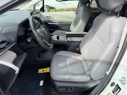 Certified 2024 Toyota Sienna XLE image 20