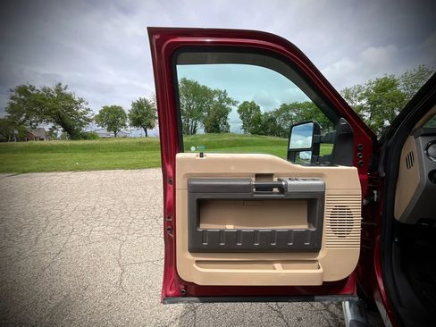 Used 2015 Ford F350 Lariat w/ Lariat Interior Package AWD/4WD image 21