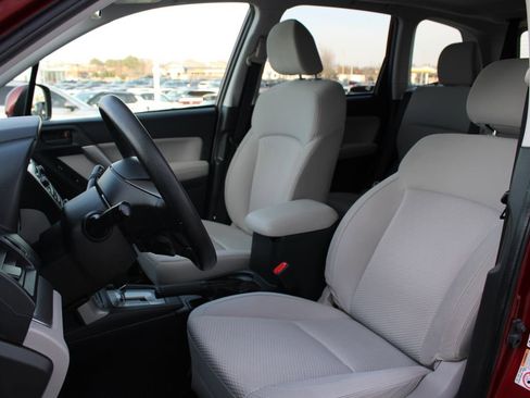 Used 2015 Subaru Forester 2.5i Premium image 10