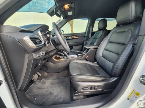 Used 2022 Chevrolet TrailBlazer ACTIV w/ Technology Package image 9