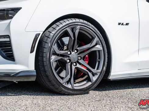 Used 2018 Chevrolet Camaro SS image 41