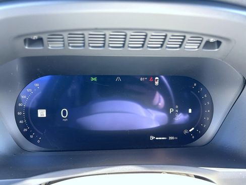 Used 2025 Volvo XC90 B6 Plus w/ Protection Package AWD/4WD image 14