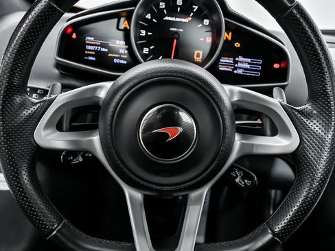 Used 2015 McLaren 650S Spider image 26