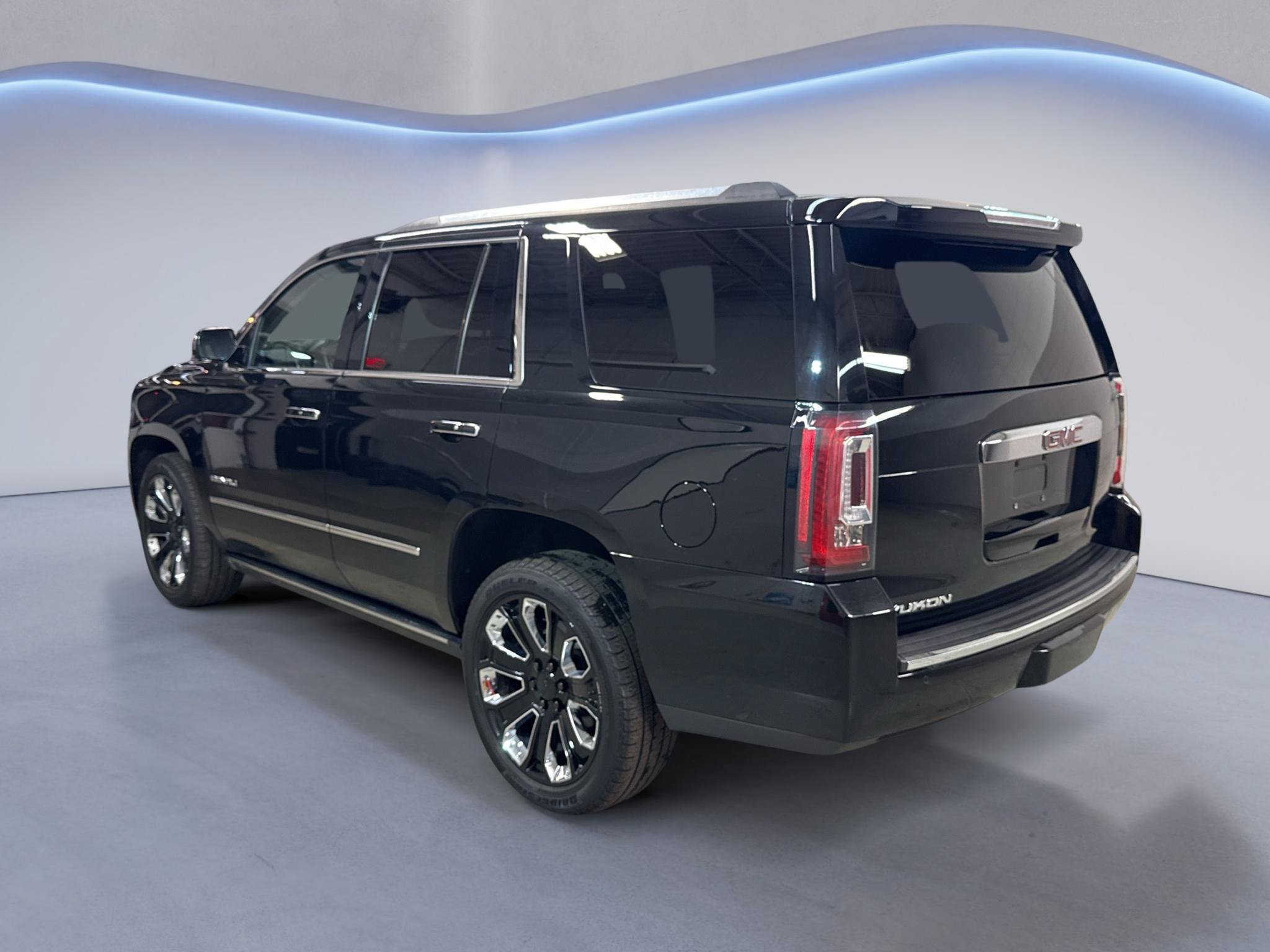 Used 2018 GMC Yukon Denali w/ Denali Ultimate Package AWD/4WD image 5